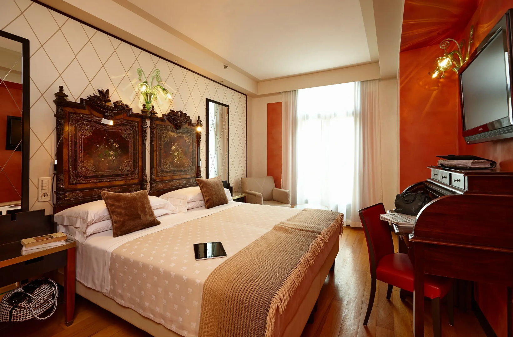 Отель Saturnia & International