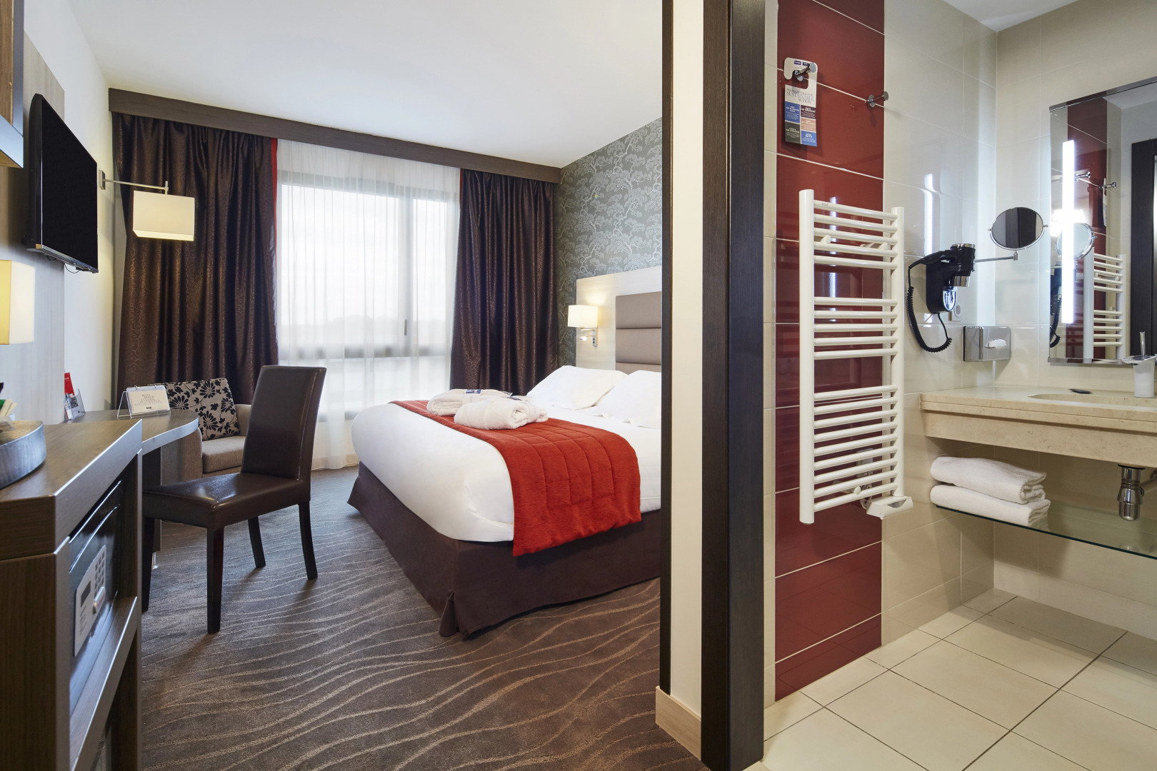 Kyriad Prestige Lyon Est - Saint Priest Eurexpo Hotel and Spa