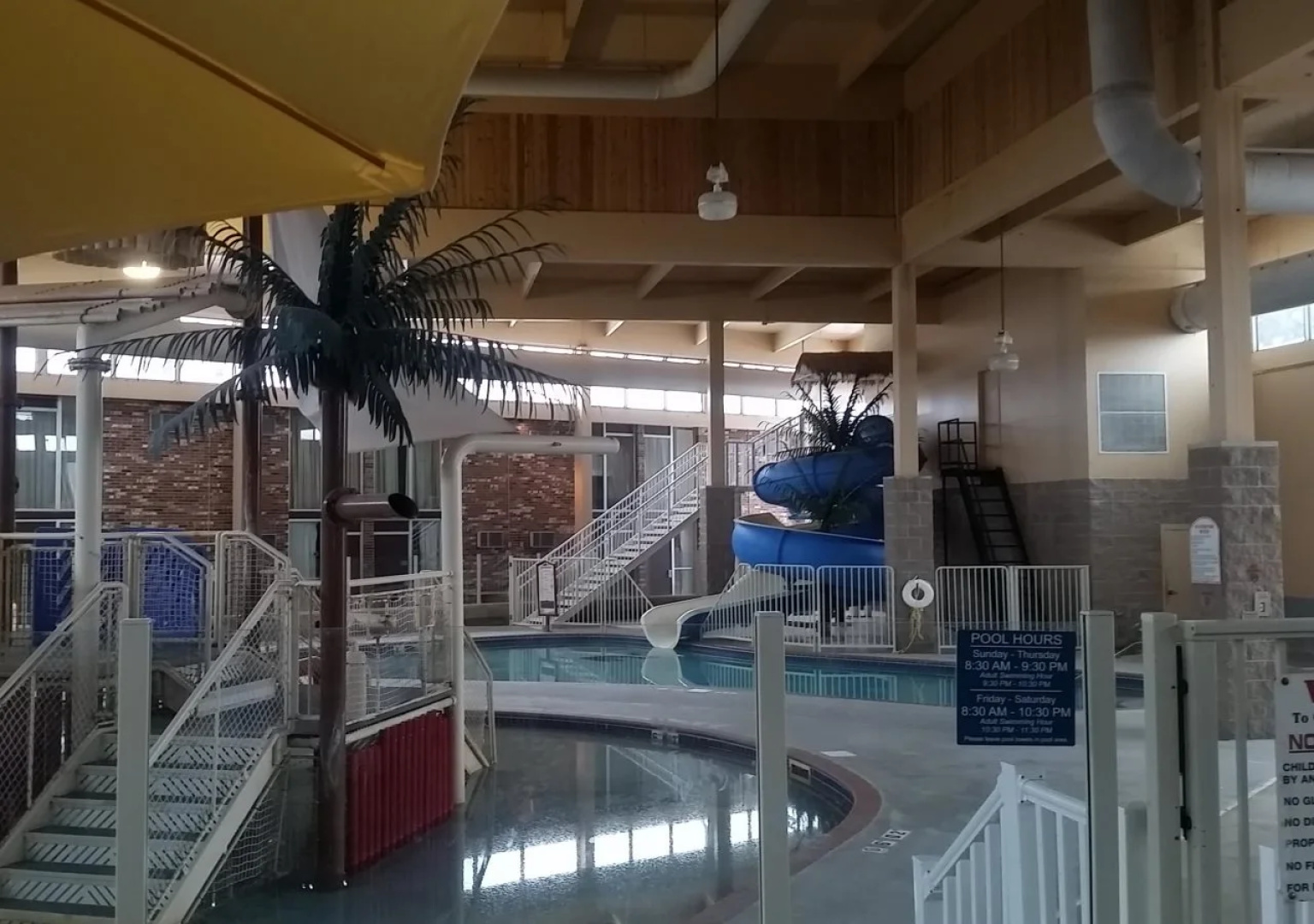 Grand Forks Inn & Suites