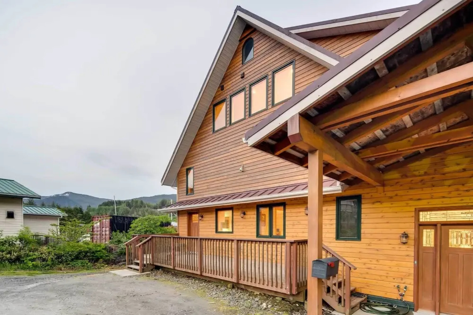 Ketchikan Apt - Walk to Refuge Cove Beach!