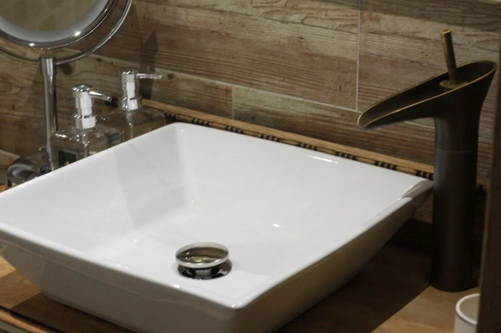 La Bastide Du Bonheur Chambres et Tables D'Hôtes