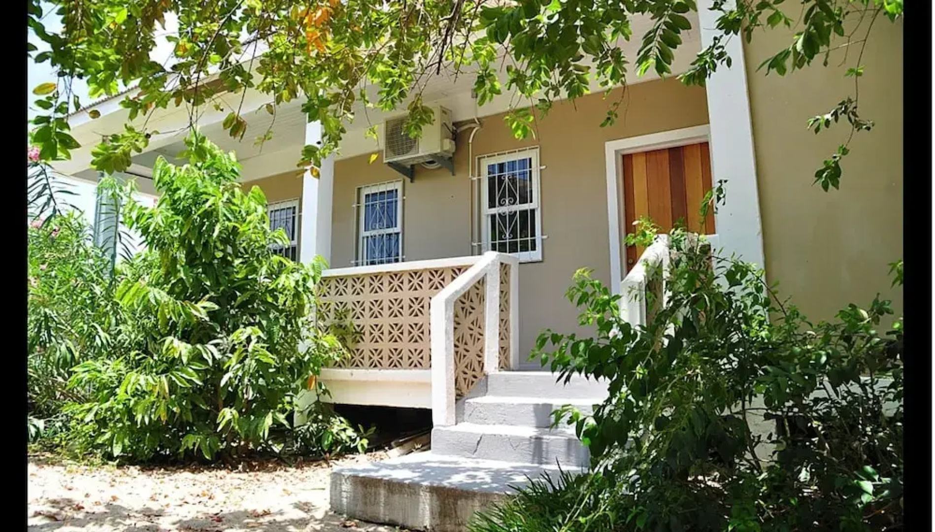 Sundowner Lodge