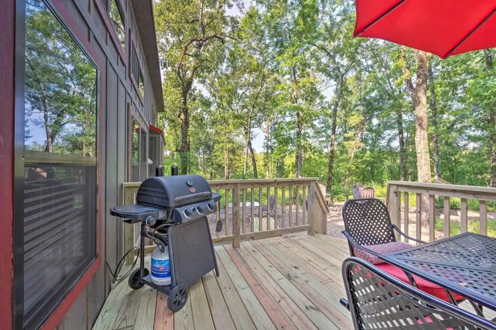 Broken Bow Tiny Home w/ Fire Pit: 4 Miles to Lake!