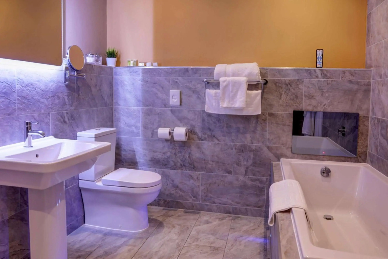 Rogerthorpe Manor Hotel