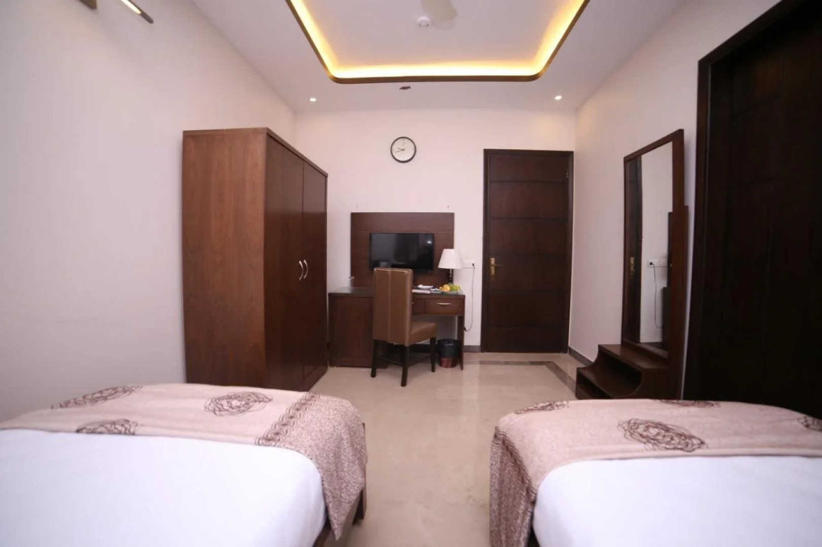 Zifan Hotel & Suites
