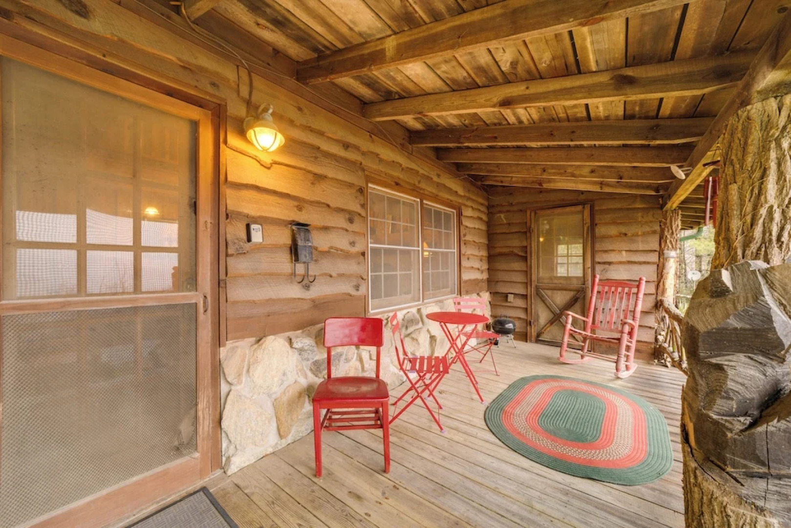 Rustic Maggie Valley Cabin w/ Mountain Views!