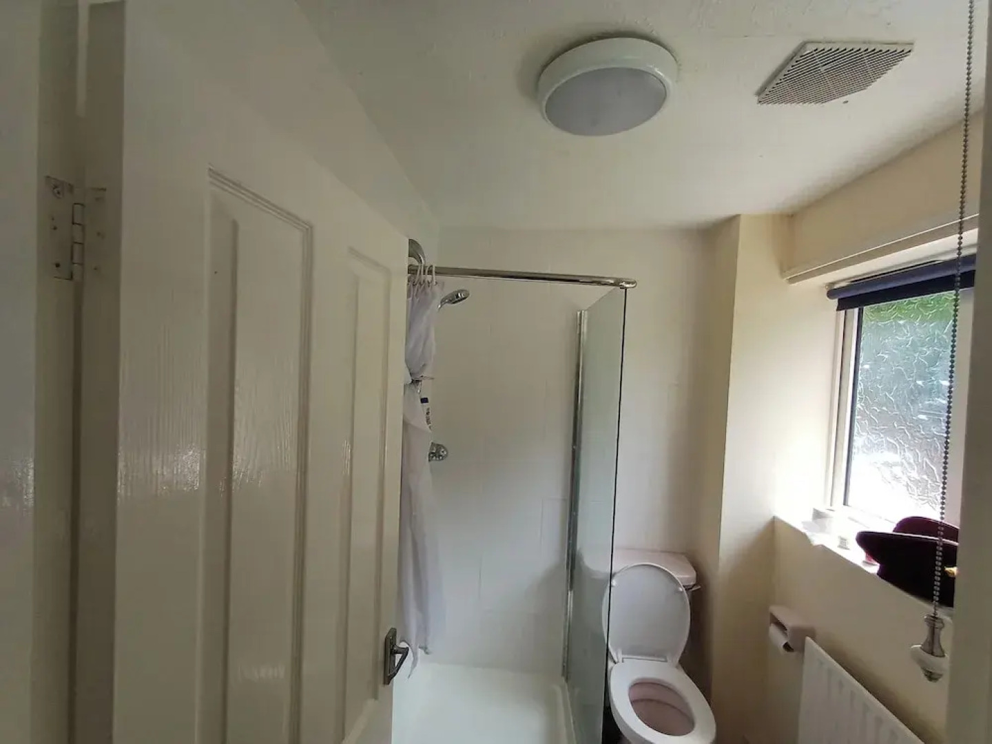 3 Bed House - Sleeps 5 - Pets - Parking