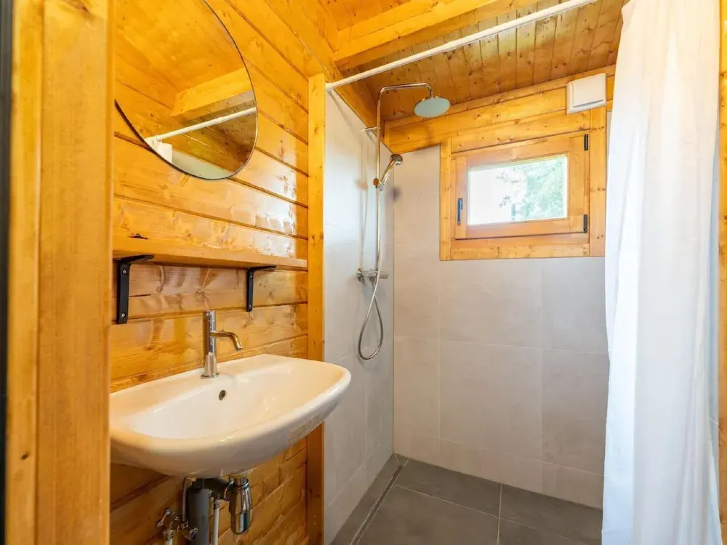 Chalet in Brabant Near Nature Reserves