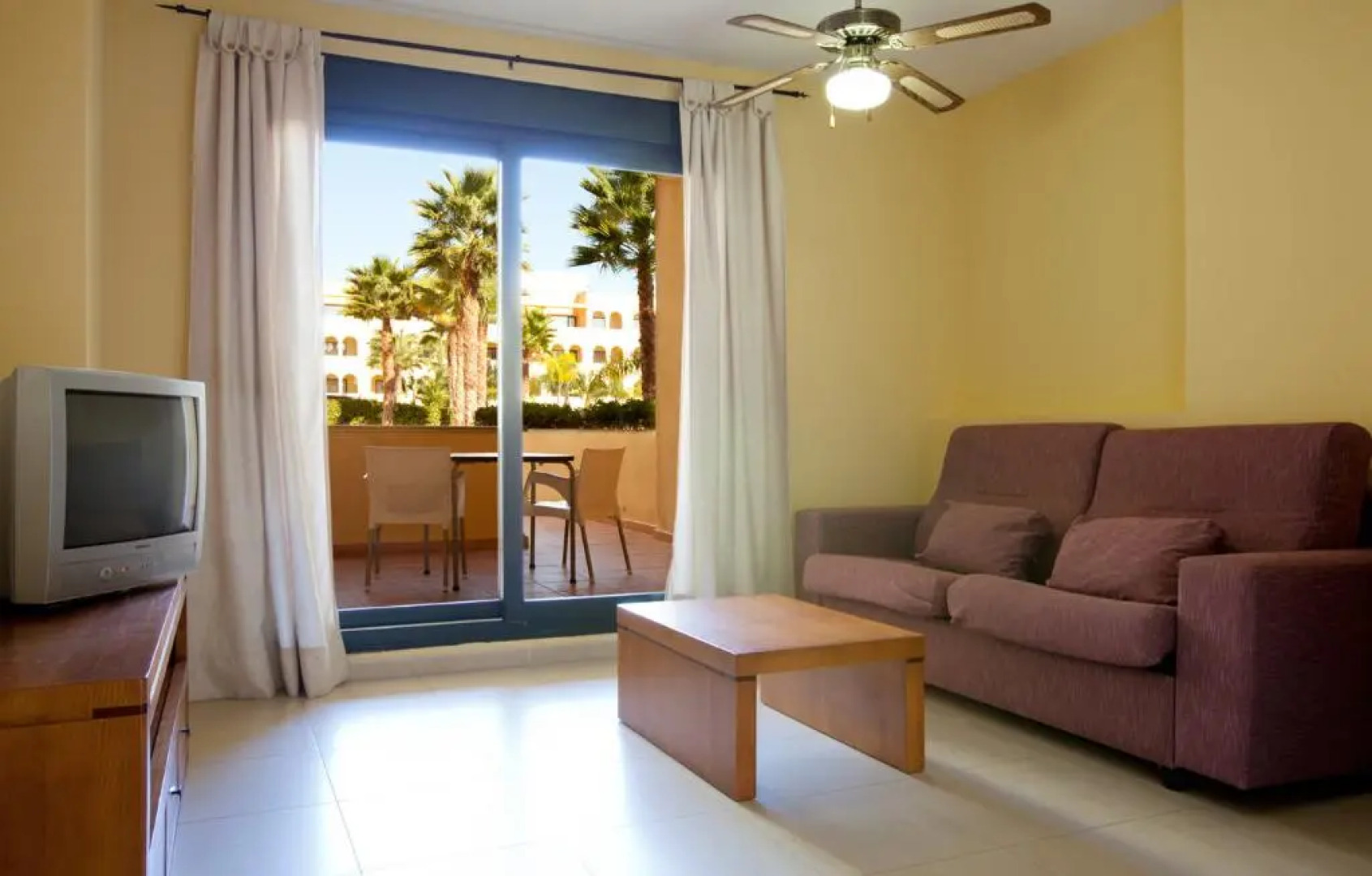 Apartamentos Playamarina