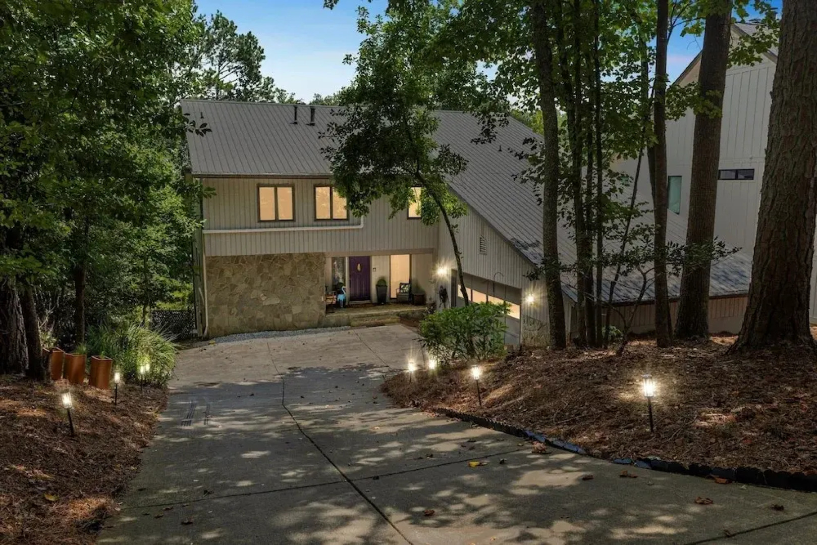 The Blue Flamingo 5 Bedroom Home By Redawning