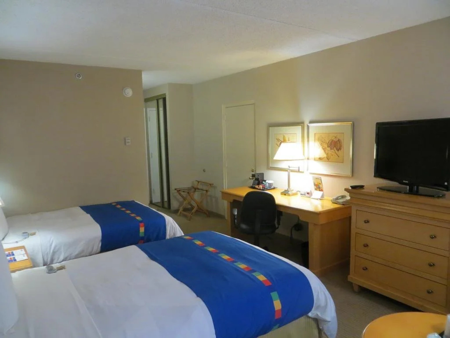 Love Field Hotel and Suites