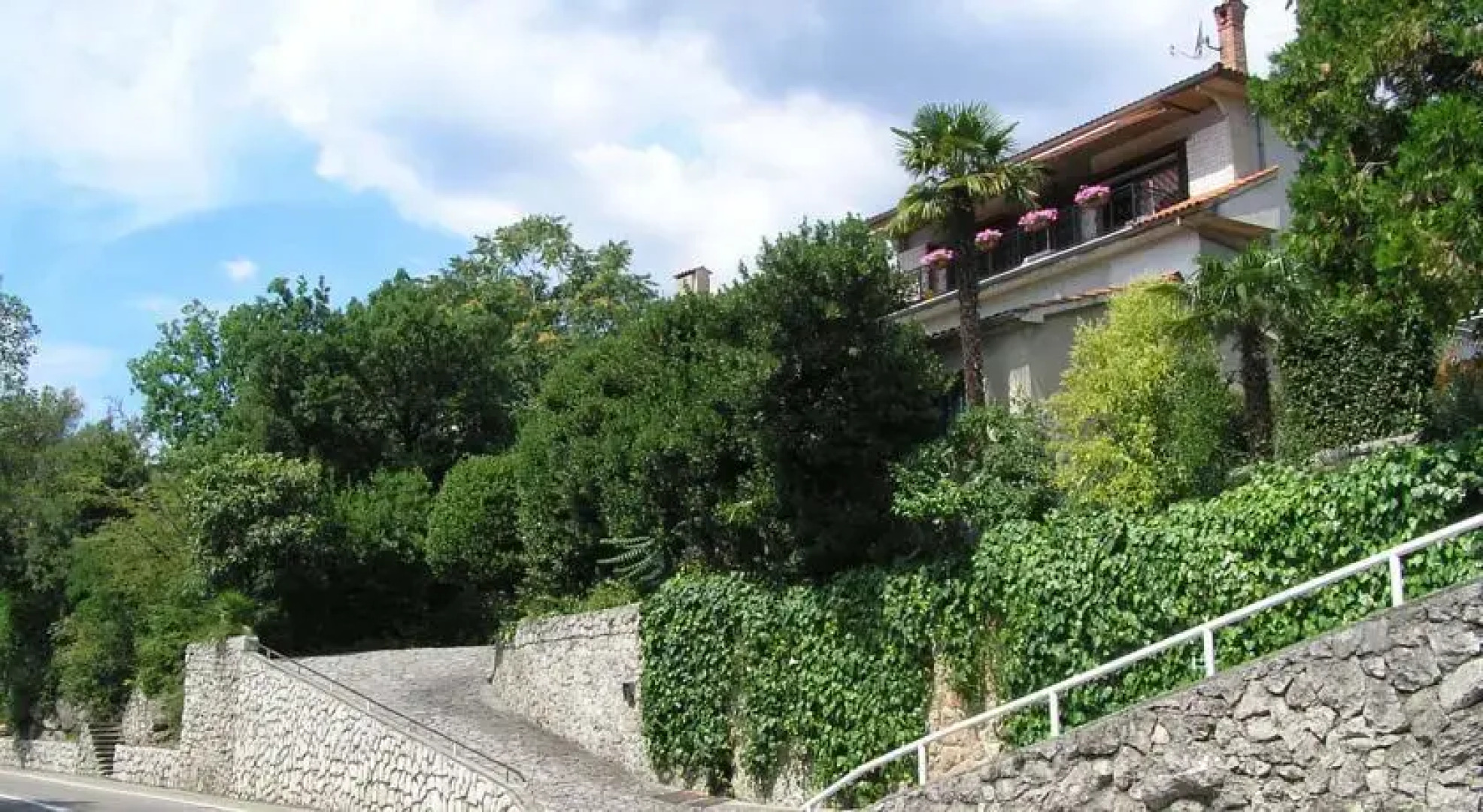 Guest House Lifestyle Holiday