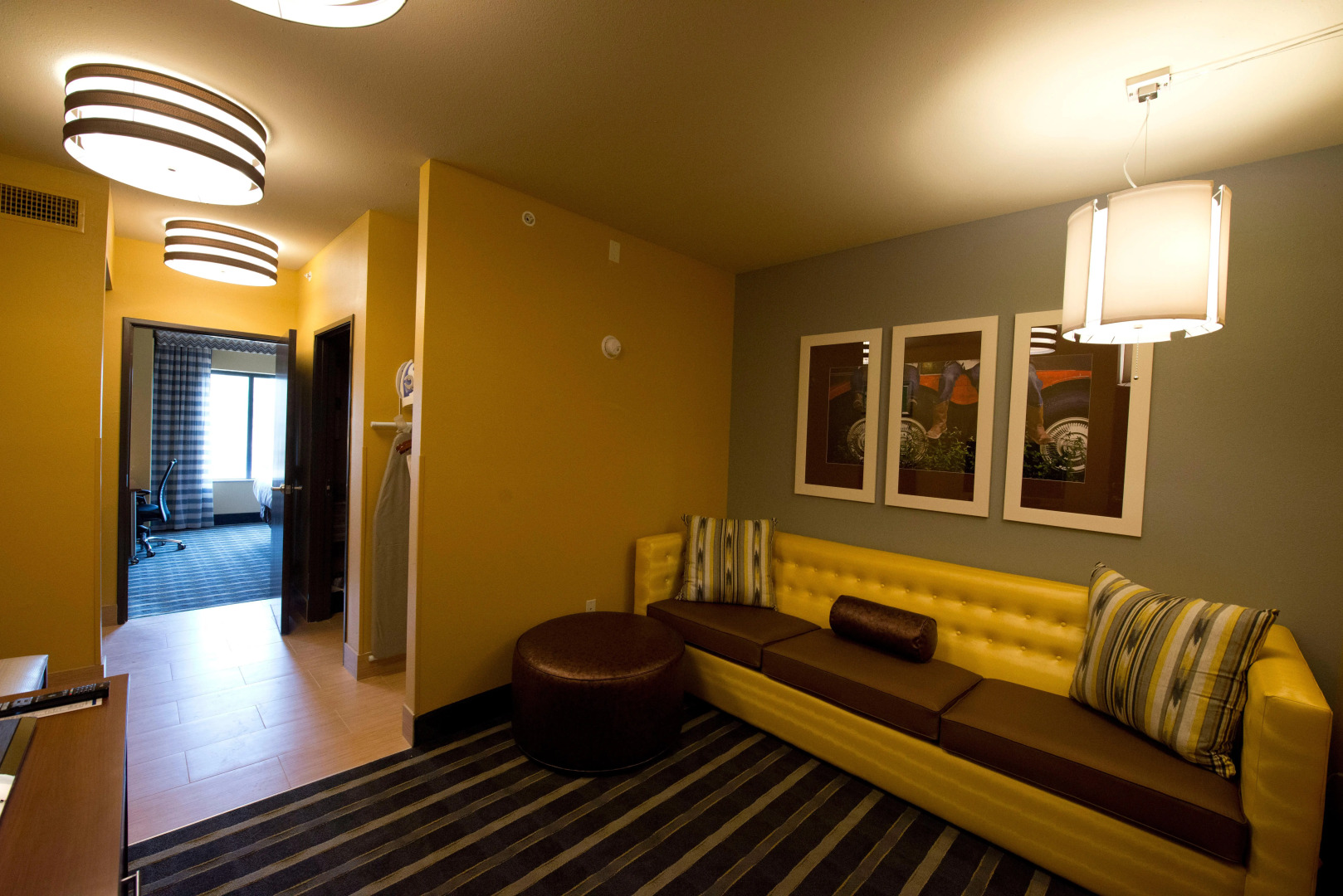 Holiday Inn Express & Suites Perry-National Fairground Area #34 by IHG