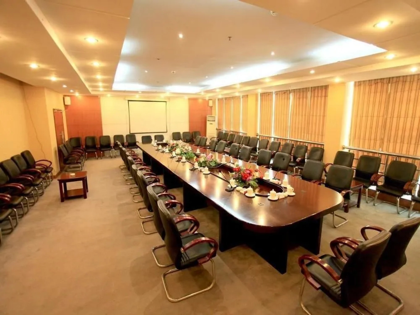 Sanhu Lake Holiday Hotel Xianning