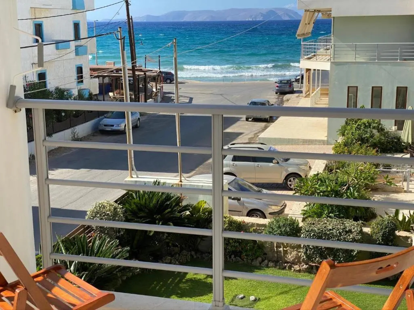 Sunny Villa by the beach Gournes