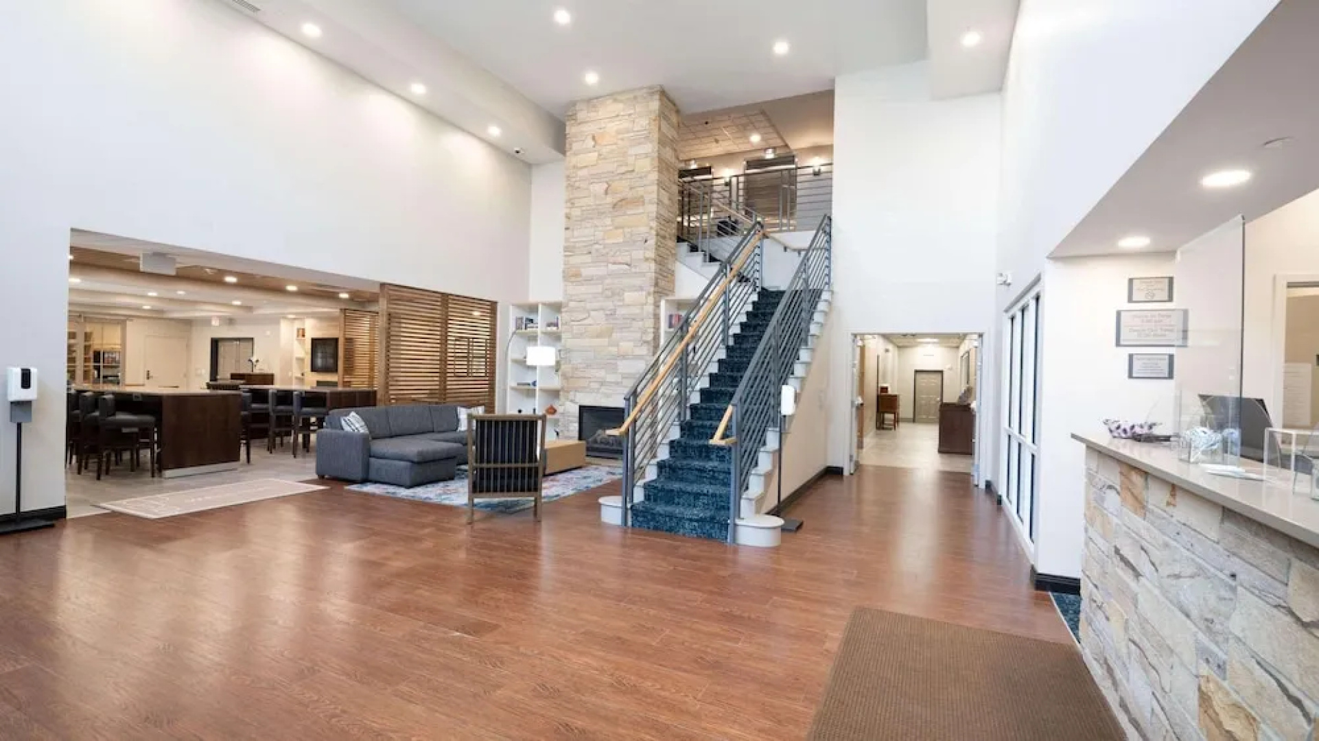 Country Inn & Suites State College