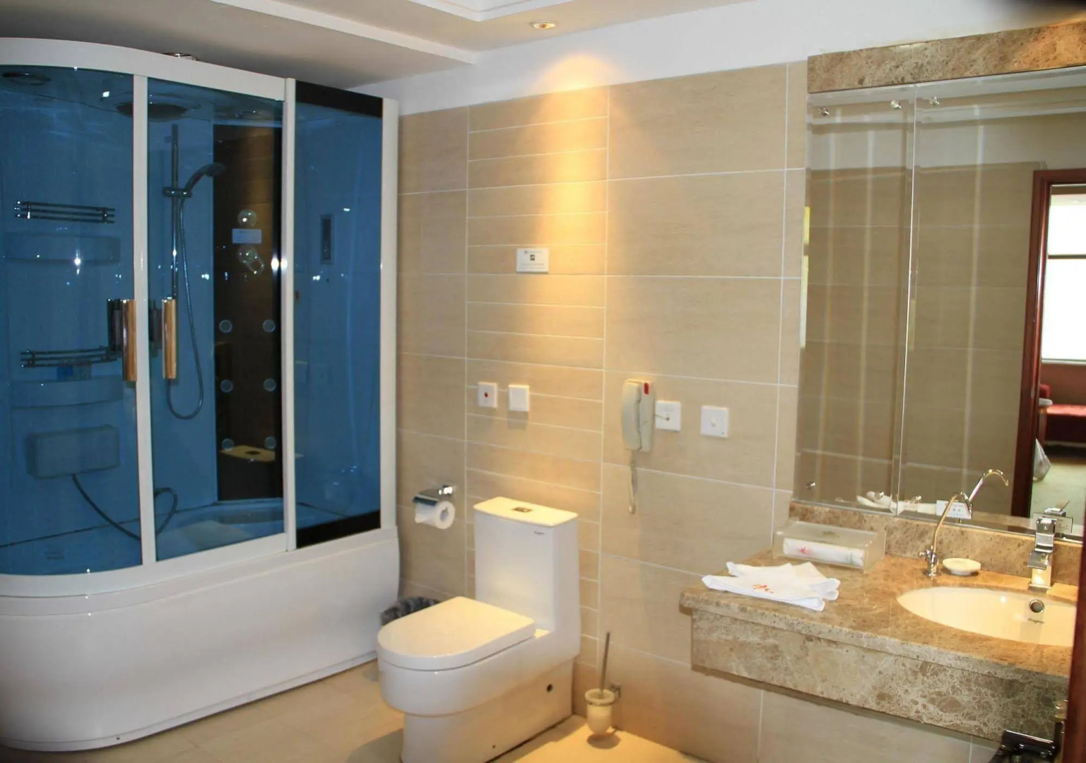 Hongkou Business Hotel