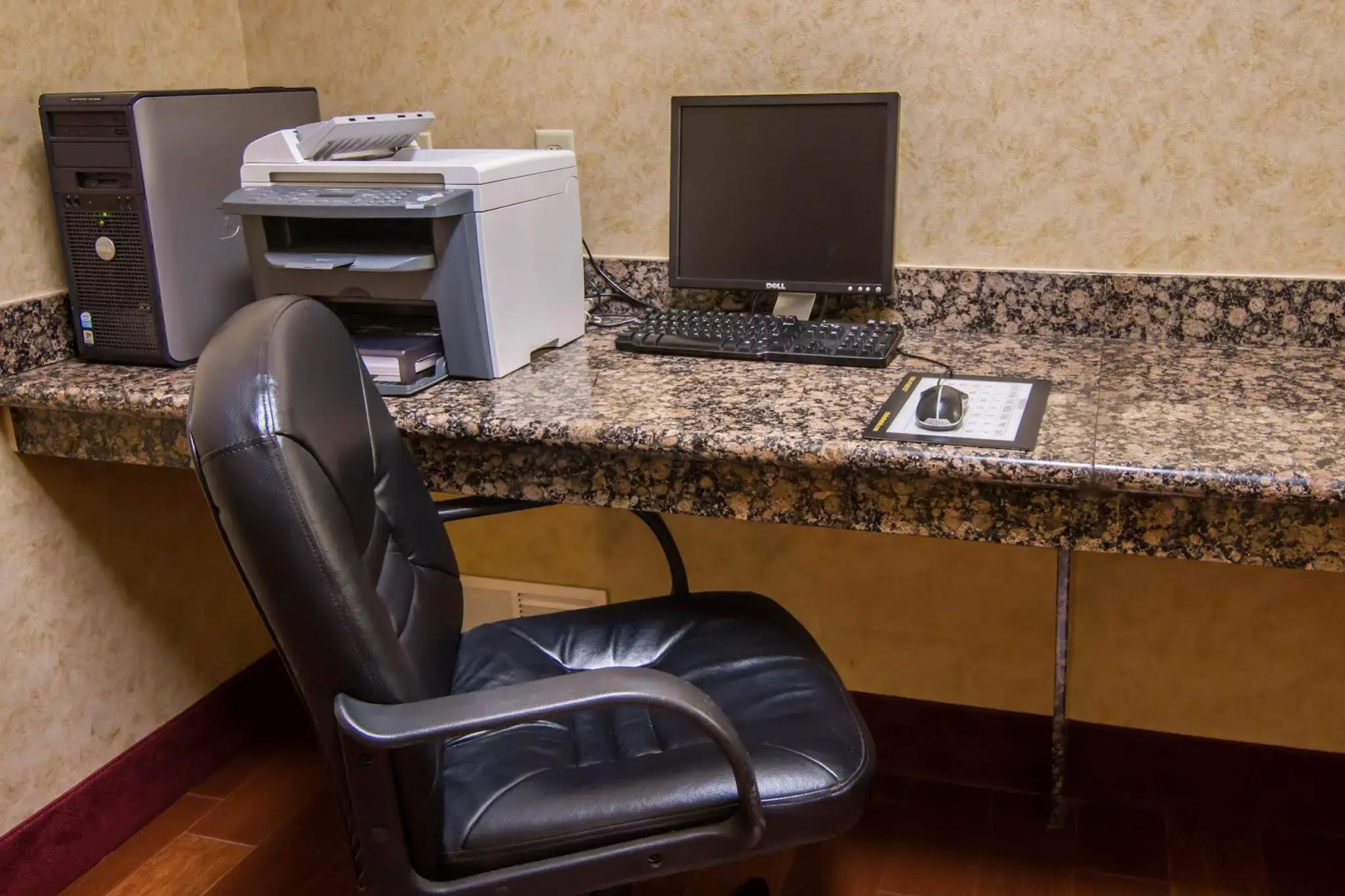 Clarion Inn & Suites Weatherford South