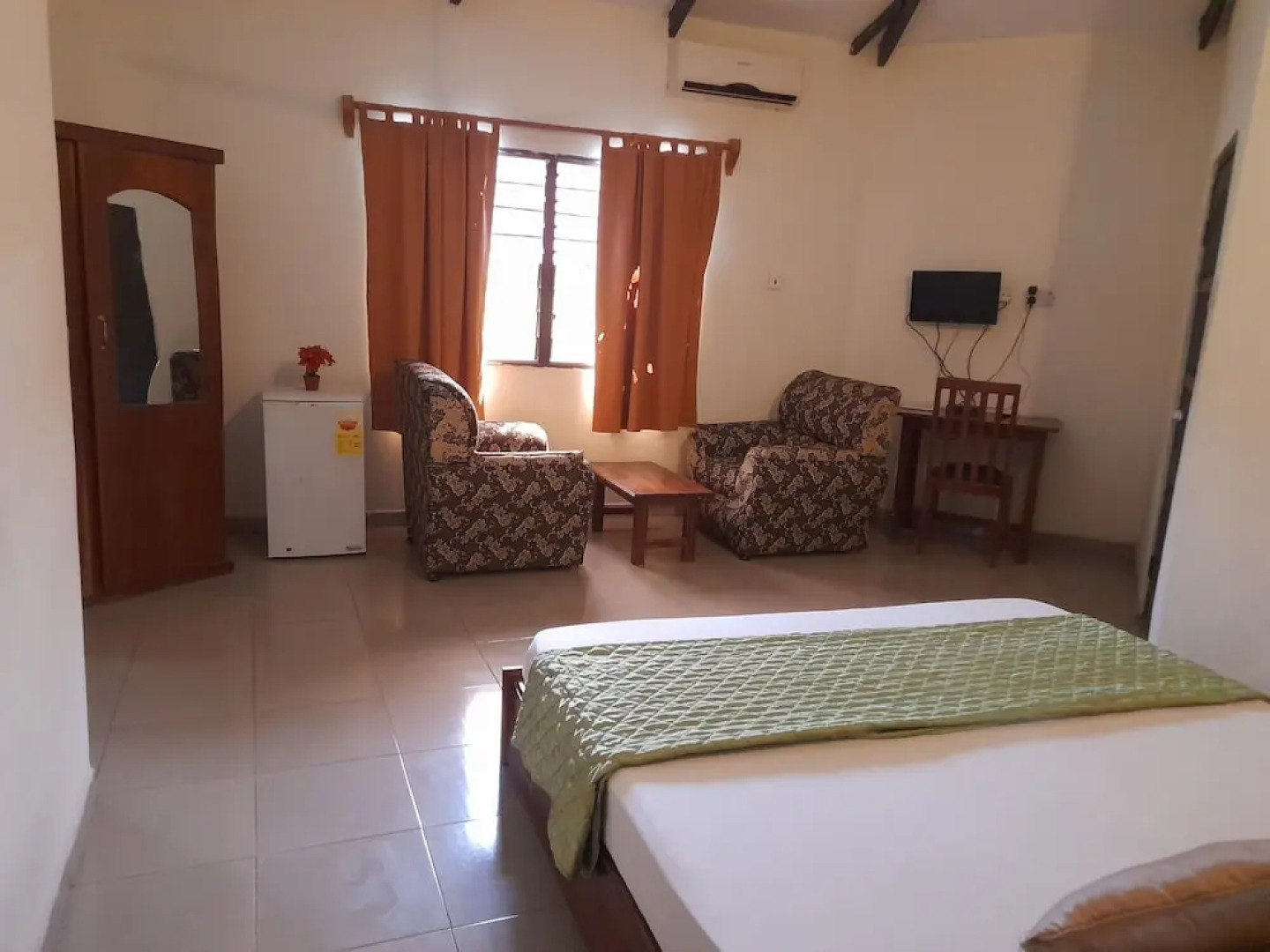 Paradise Ocean Resort