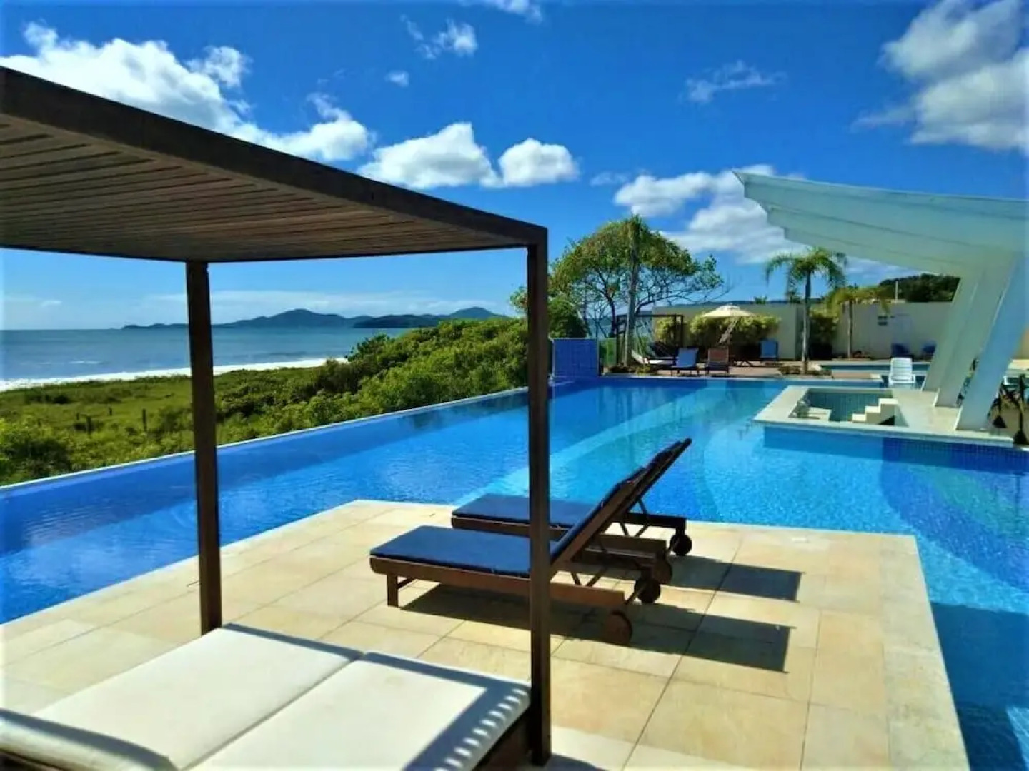 Bali Beach Vista Mar em B. Piçarras-SC