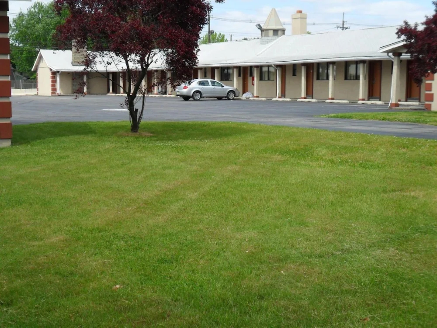 Red Carpet Inn