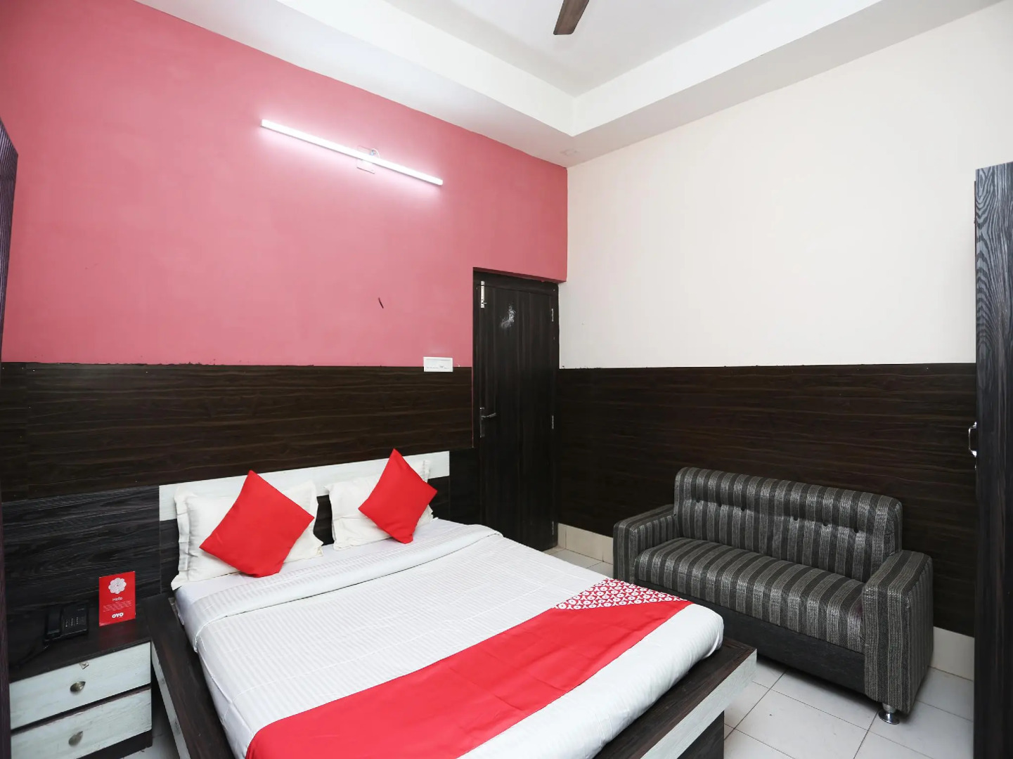 OYO 28174 Hotel Sai Krupa