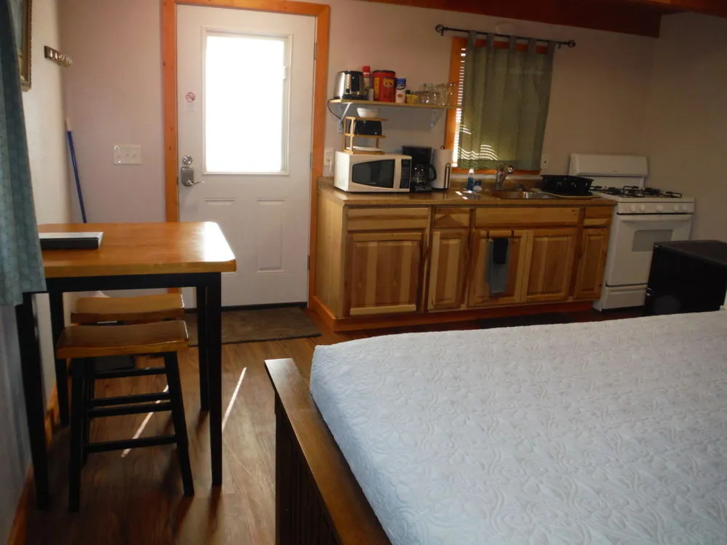 Talkeetna Love-Lee Cabins