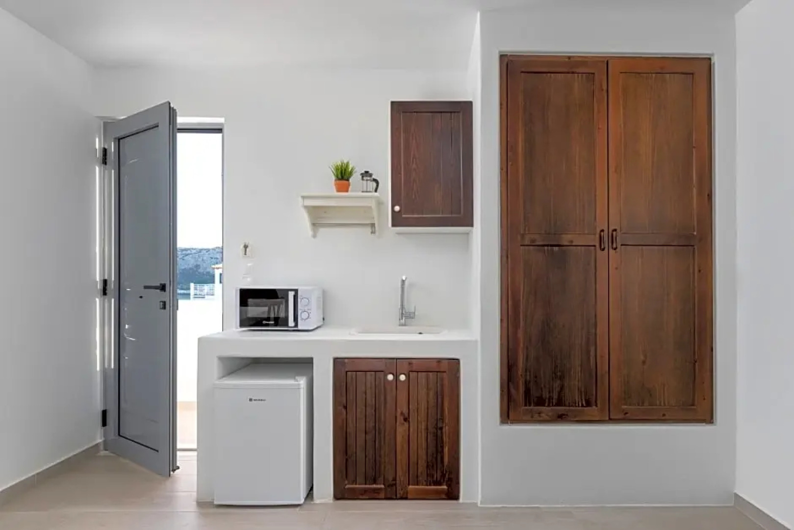 Stegna Akti Luxury Suites