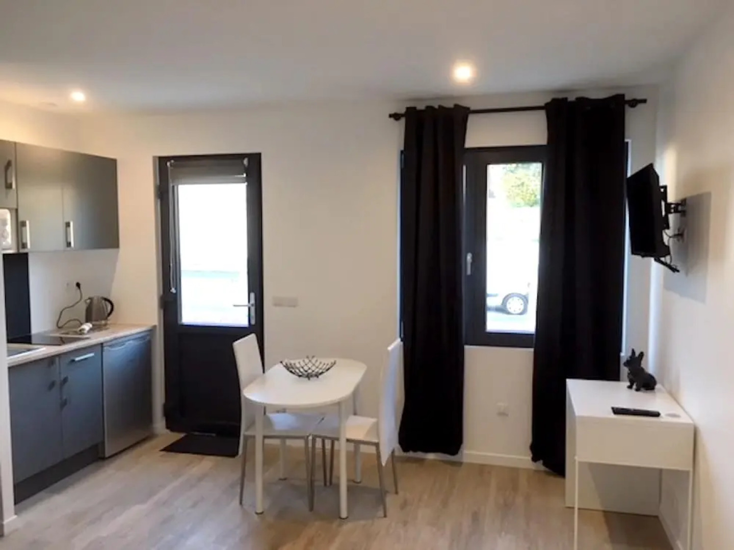 Studio in Rennes, With Enclosed Garden and Wifi