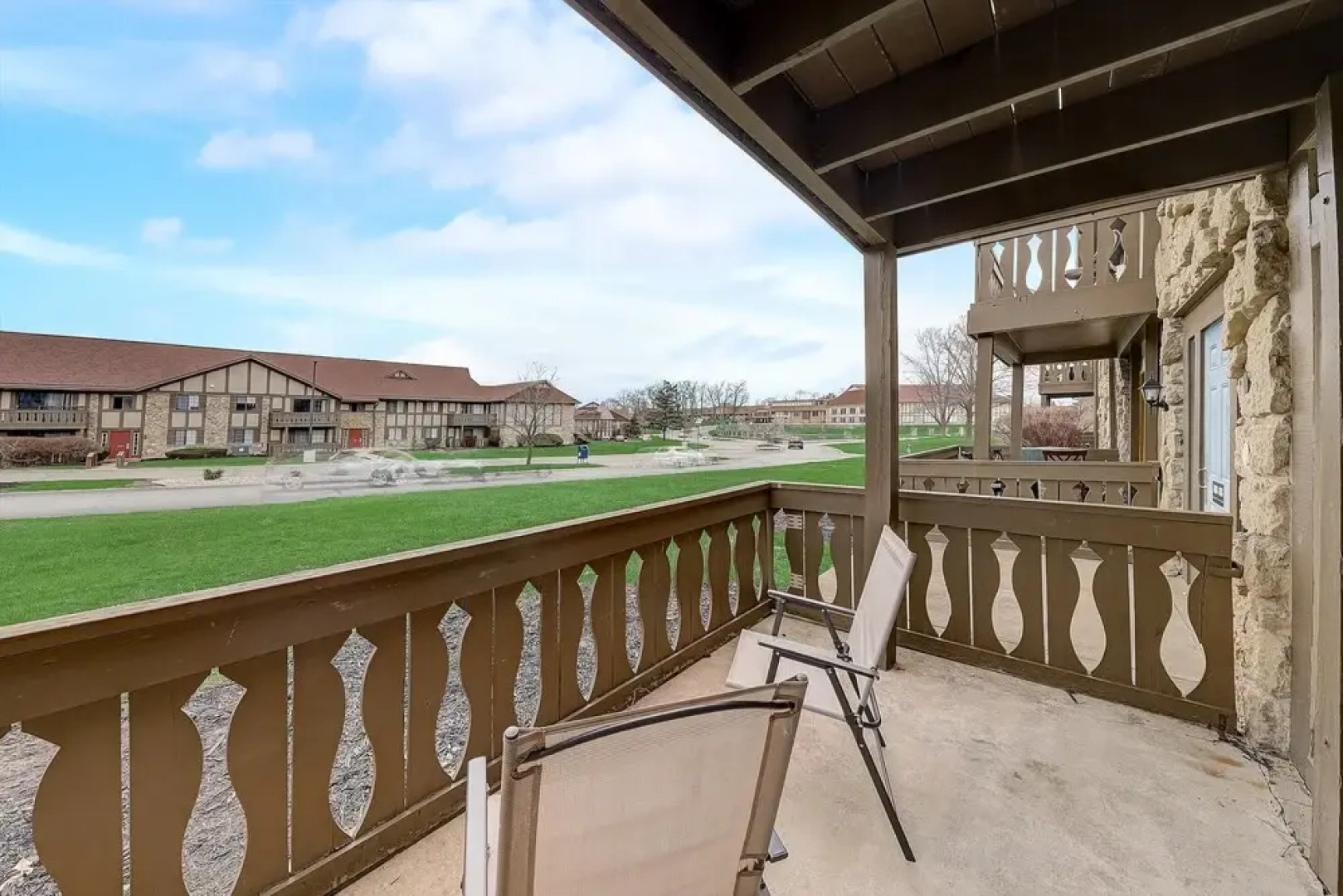 FRONTDESK Castle Point Apts Georgetown South Bend