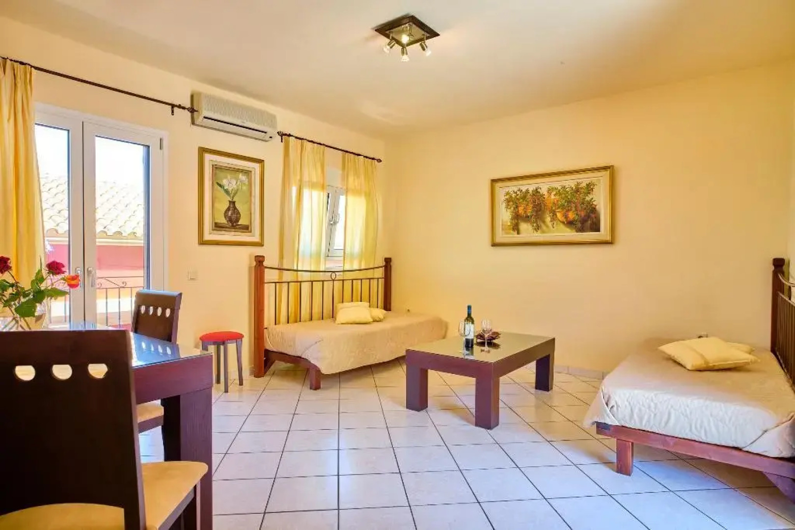 Chrismos Luxury Suites & Studios