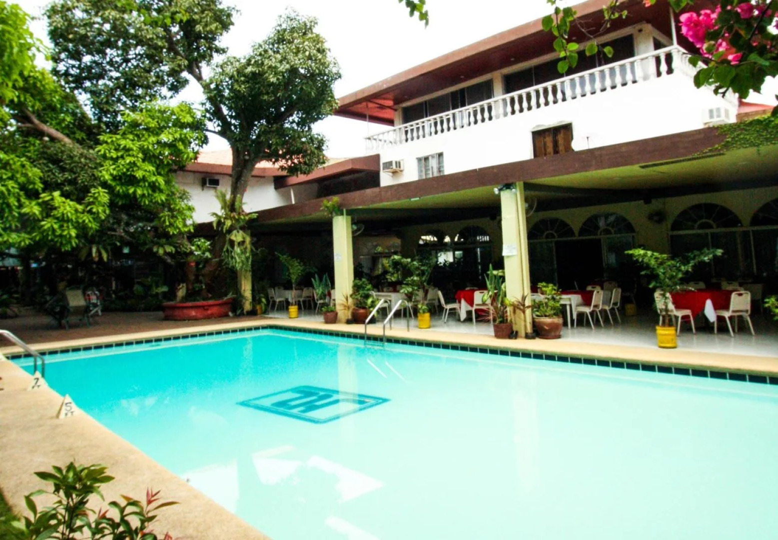 Bohol La Roca Hotel