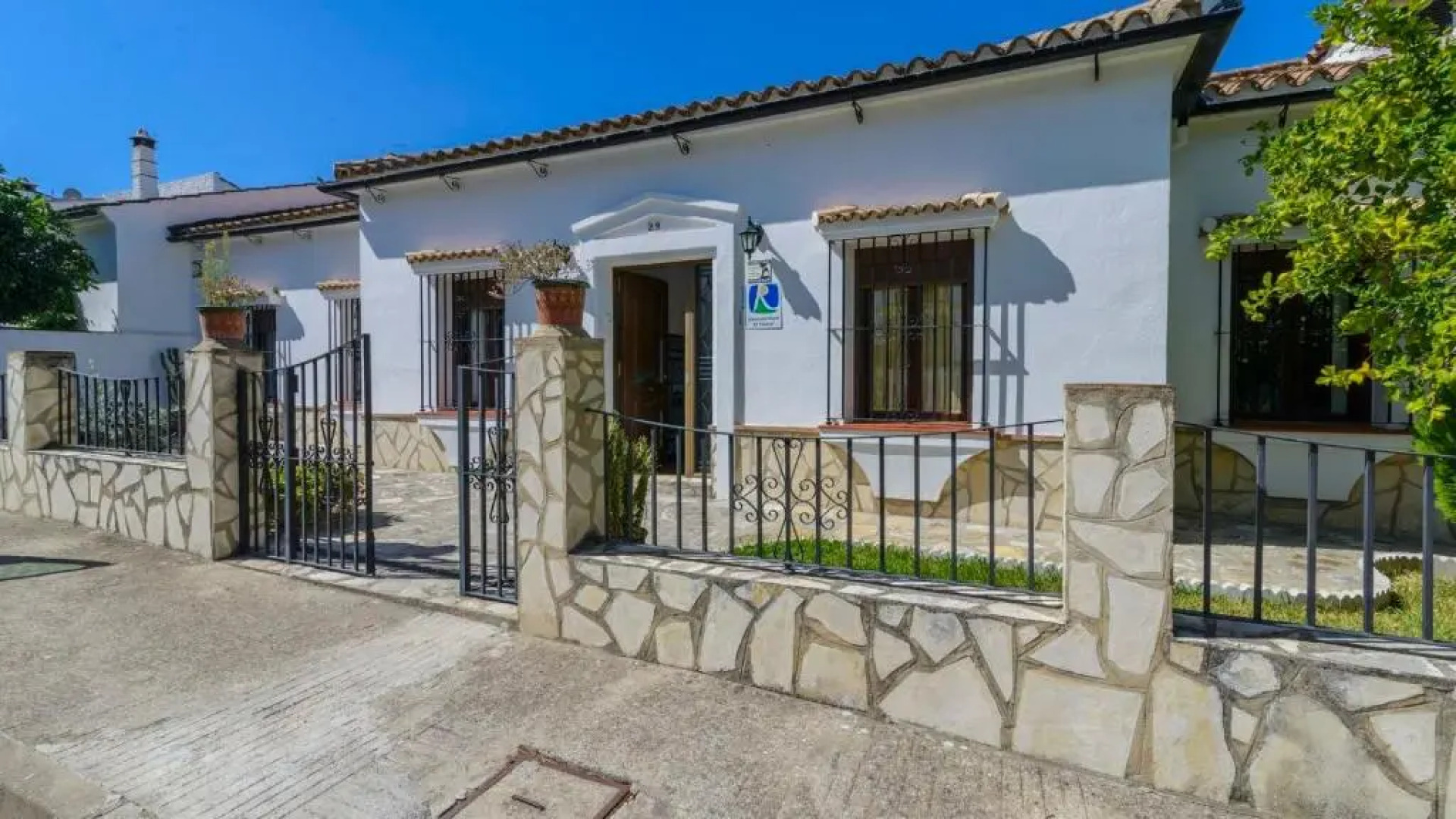 Casa El Torero El Bosque by Ruralidays