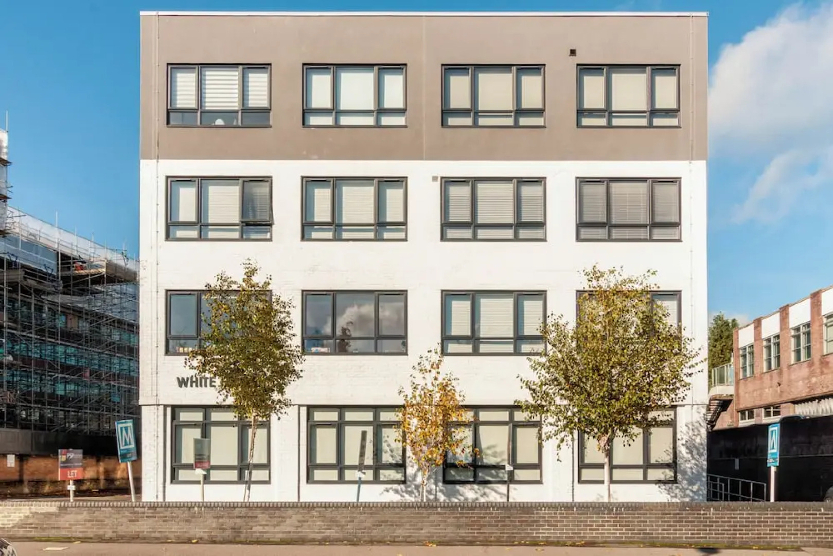 Condo Apartment With Workspace