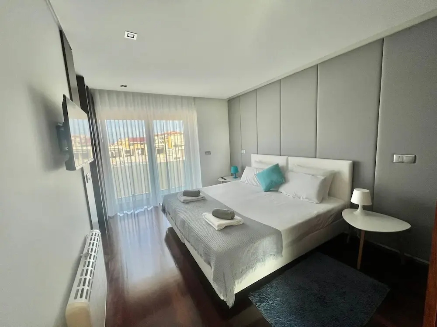 House With Heated Pool all Year Round