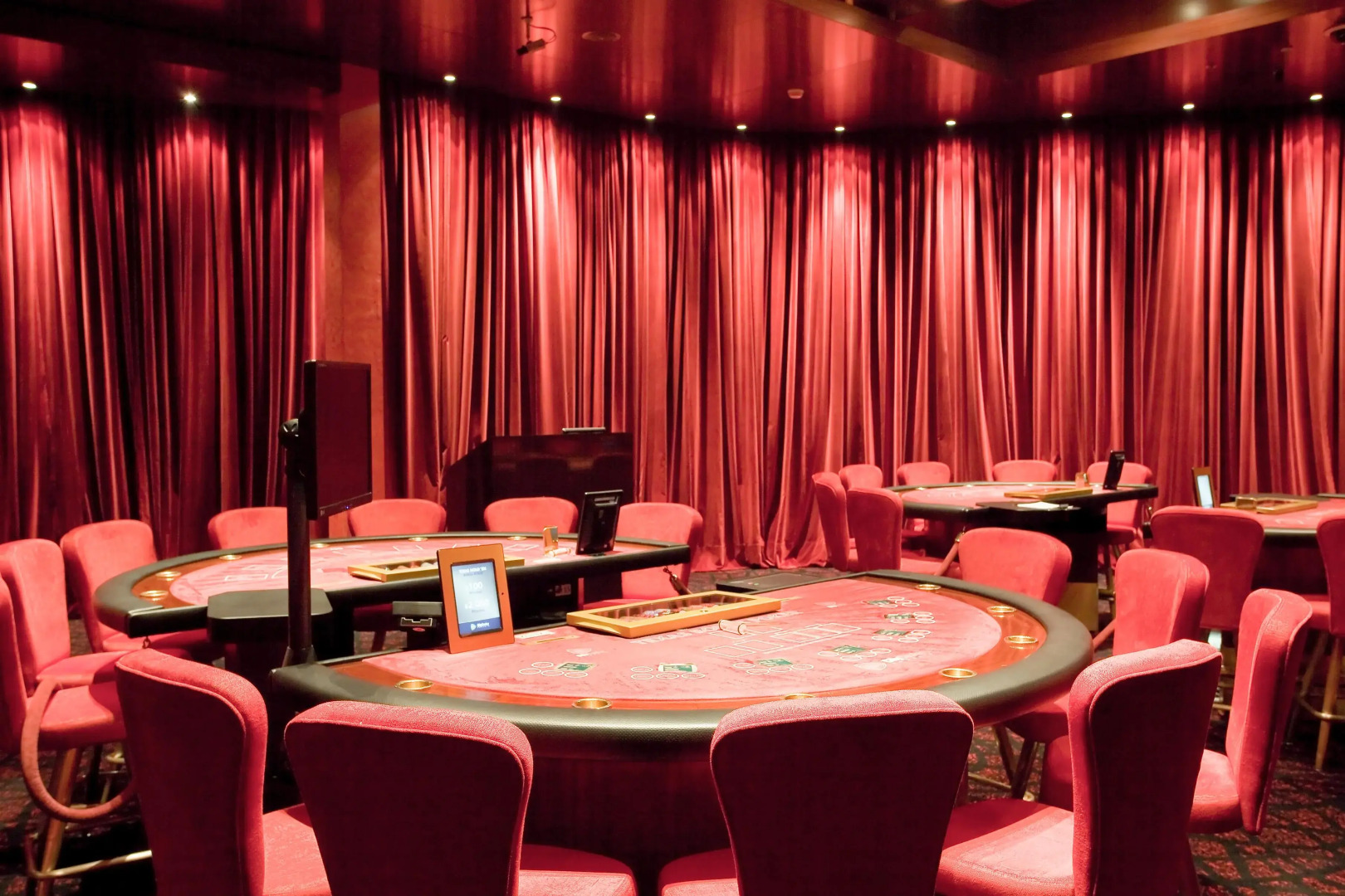 Pullman Rosario City Center Hotel