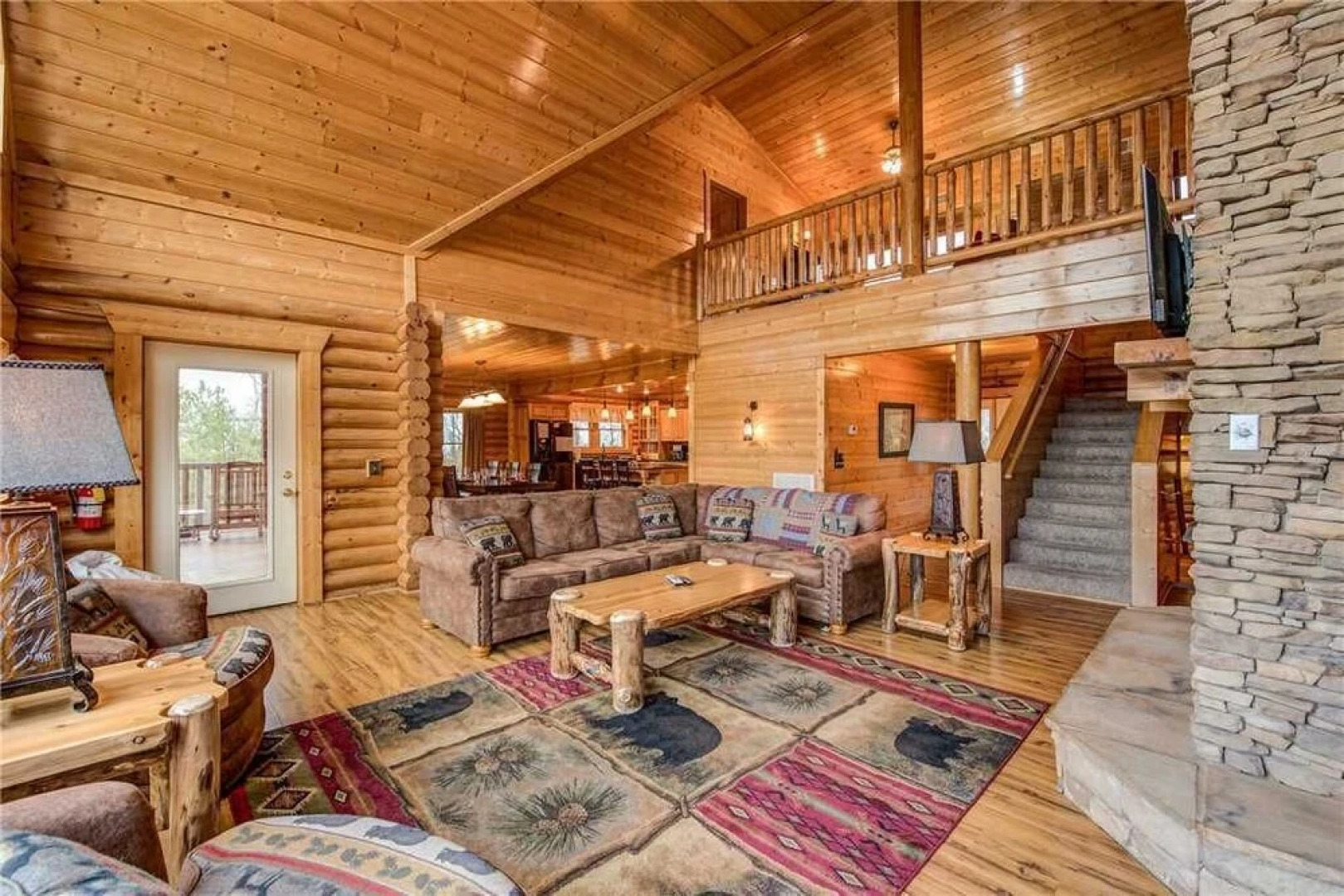 Dreamscapes 5 Bedroom Mountain View Home with Hot Tub