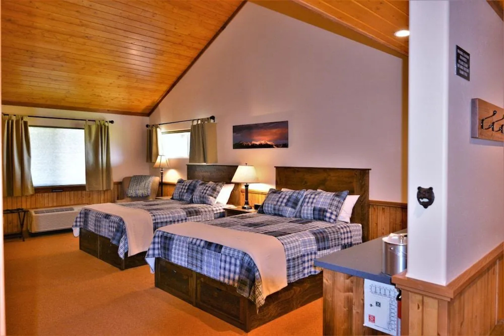 McAllister Inn & Lodging