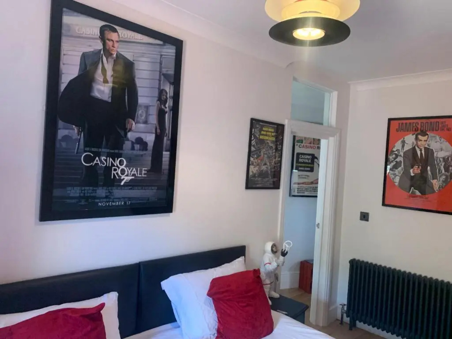 Southsea Royale James Bond 3 bed Cool Penthouse, seafront parking