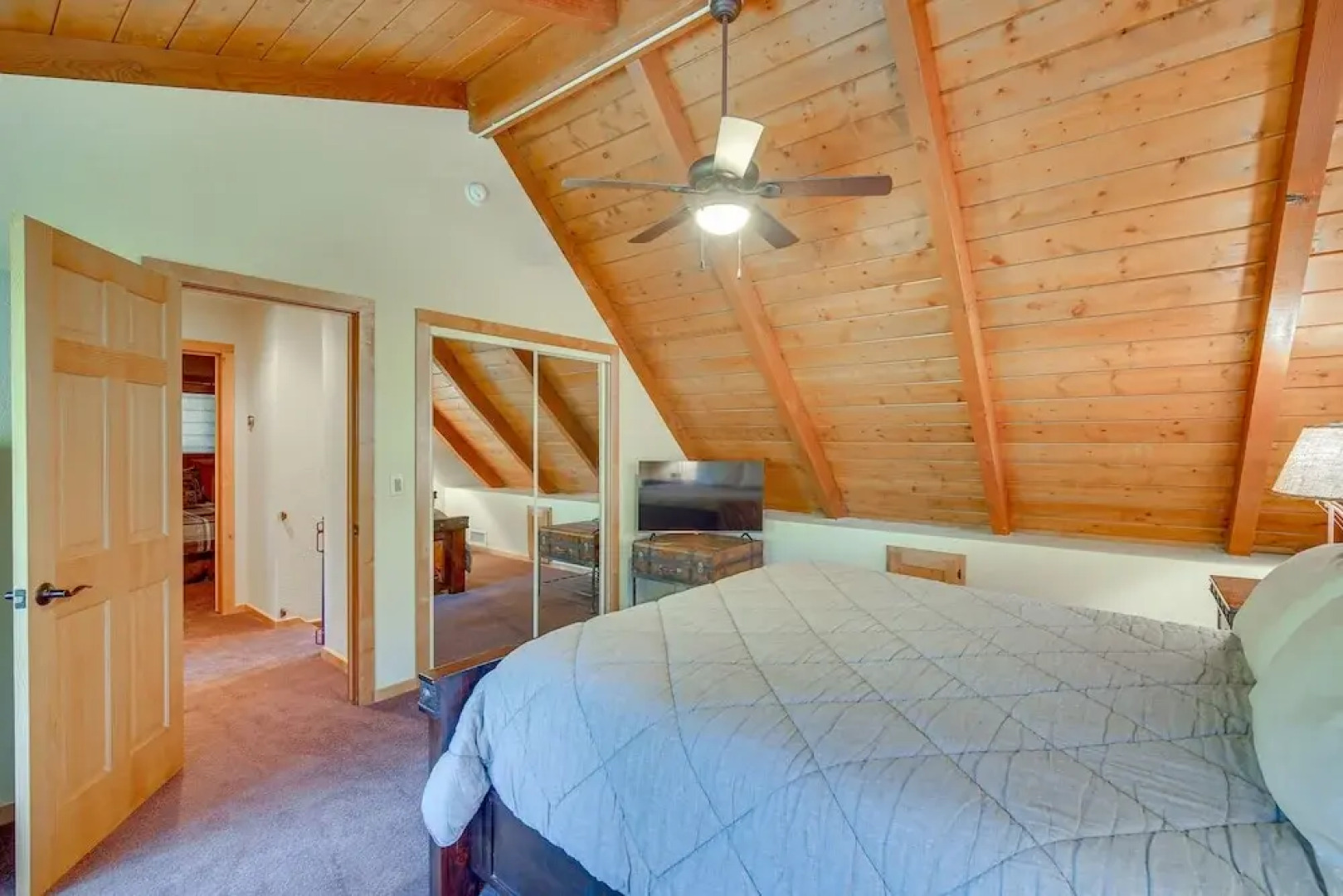 Serene Cabin Rental Near Lake Arrowhead Village!