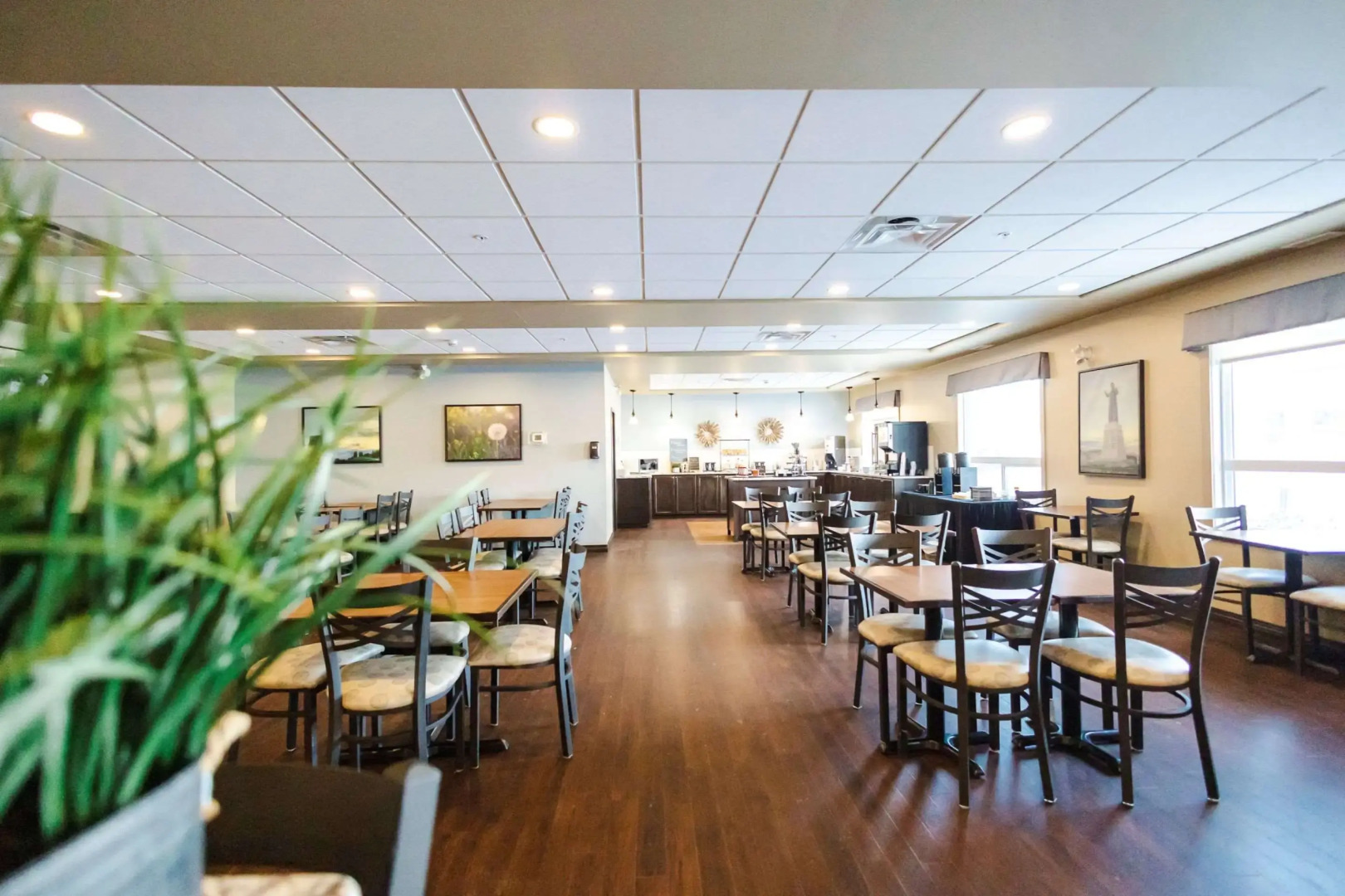 Best Western Plus Lacombe Inn & Suites