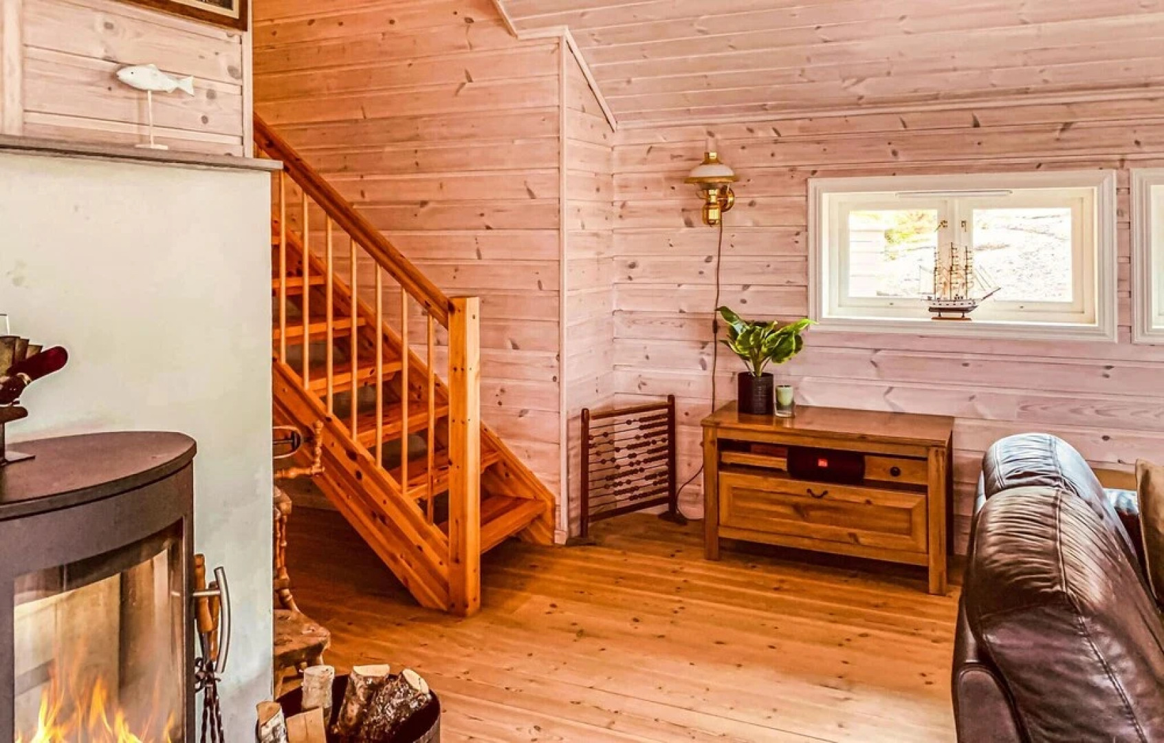 Stunning Home in Bekkjarvik With 3 Bedrooms and Wifi