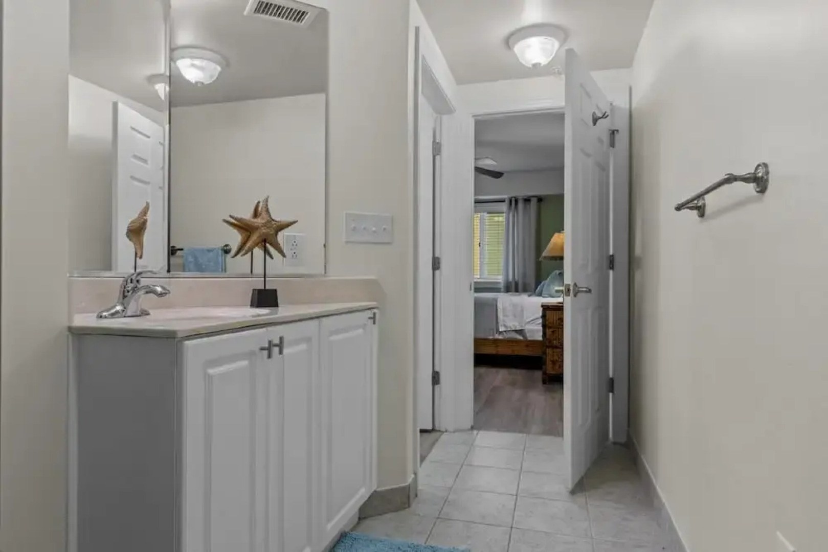 Yacht Club Dream 3 Bedroom Condo by RedAwning