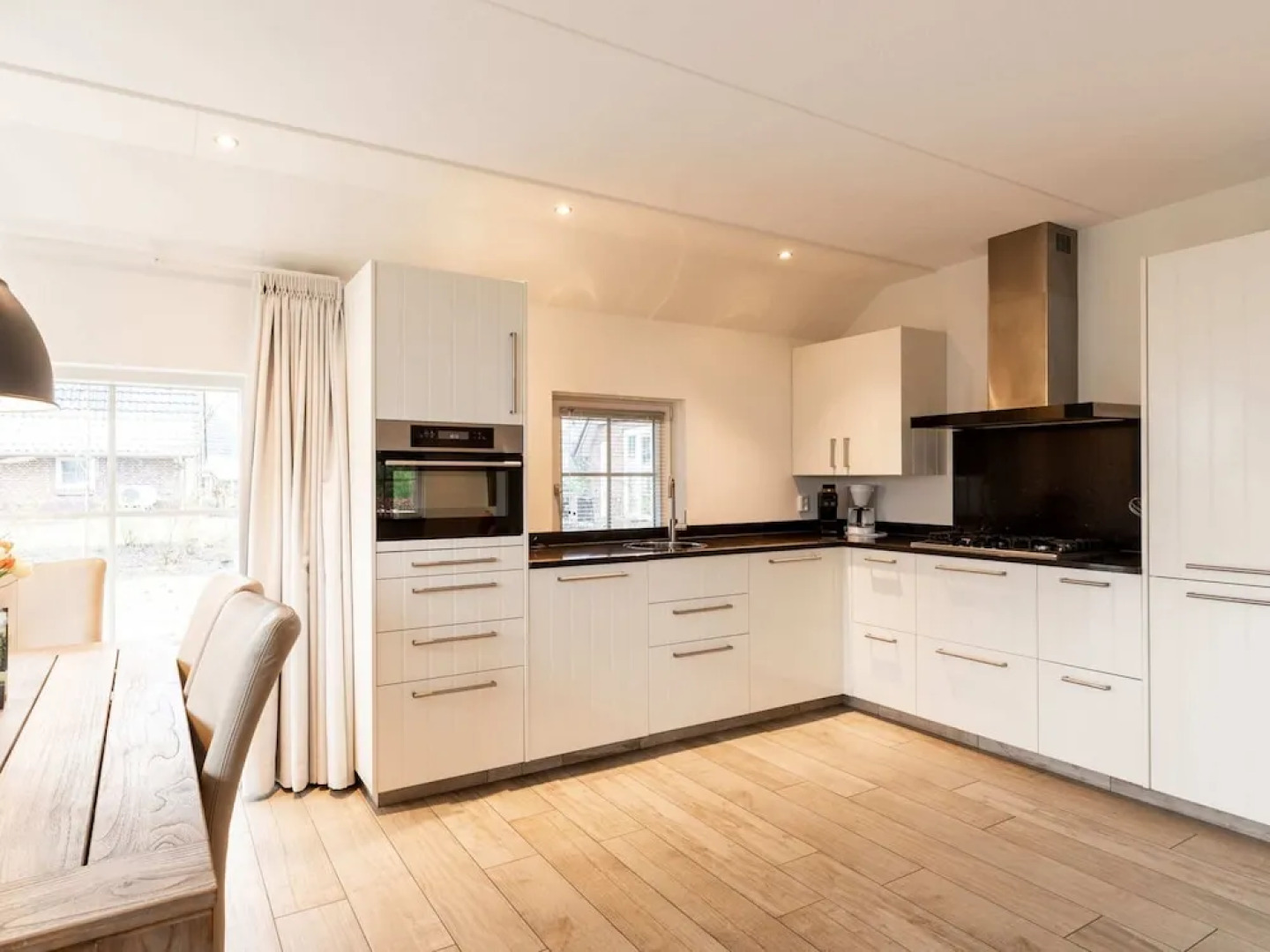 Family Villa + Sauna & Sunroom