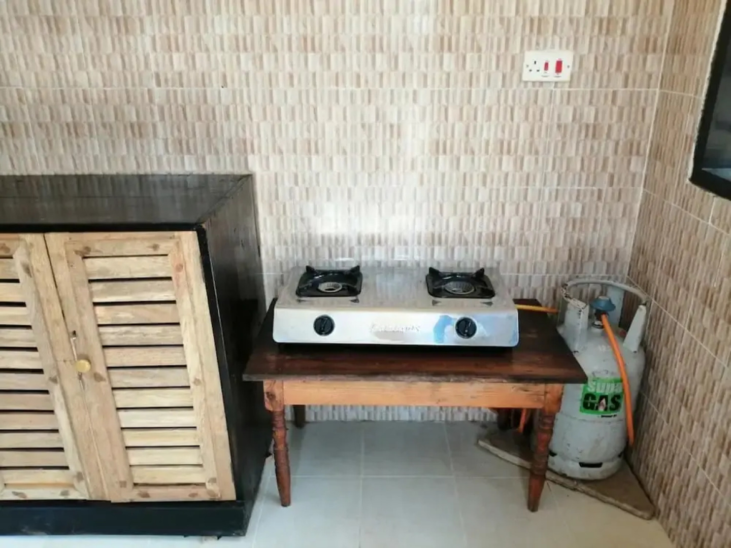 Diani Travelers Guest House