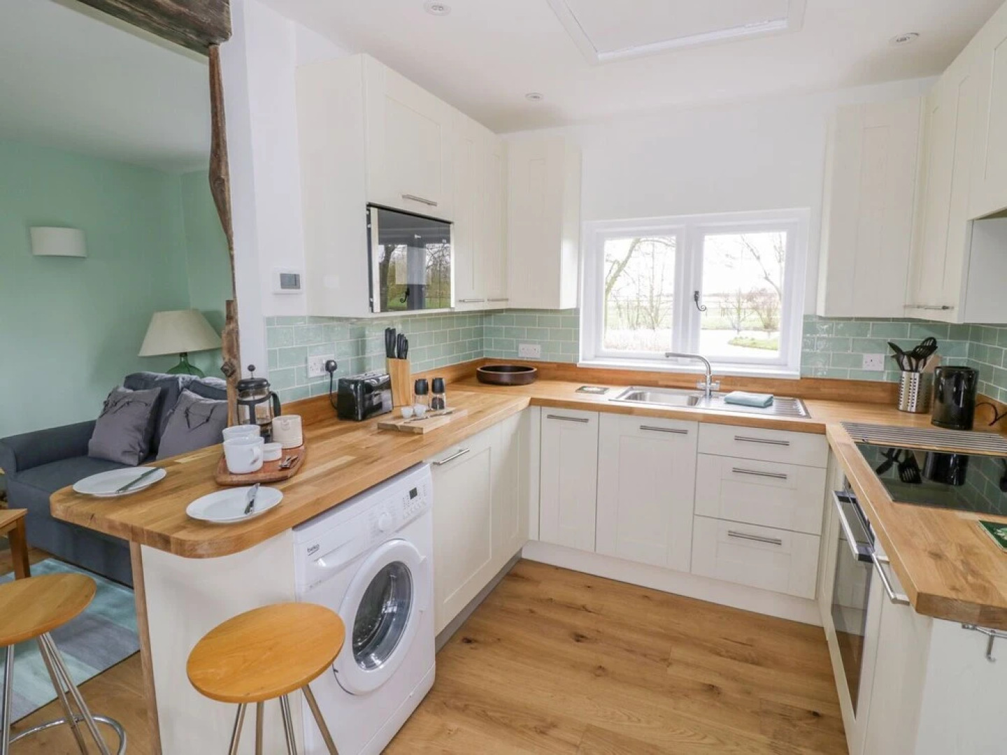 Wigrams Canalside Cottage