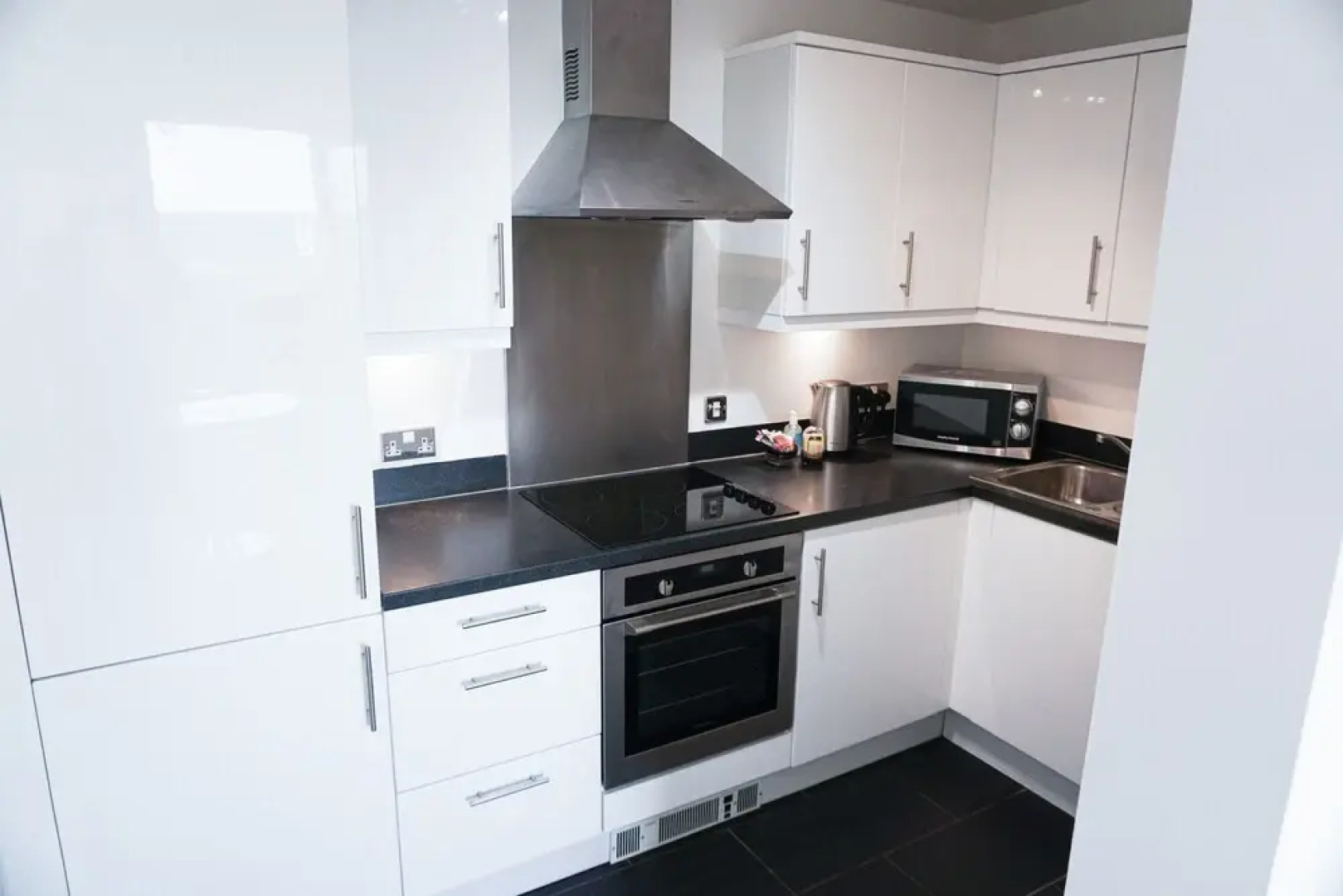 City Centre Apartment - Free Parking, Wifi & Netflix