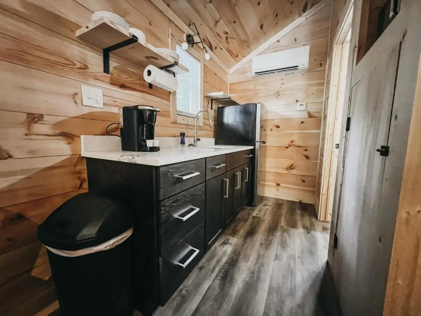 Studio Style Cabin #6 Located Minutes From Lake Hartwell