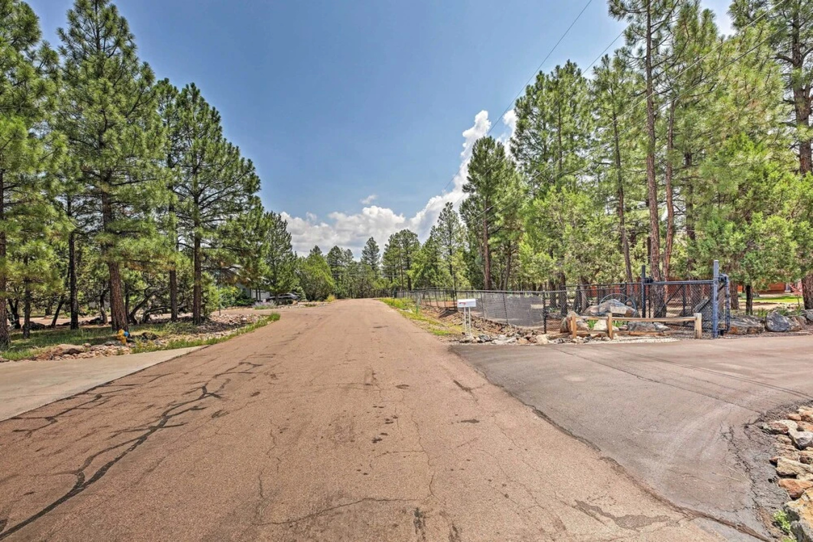 Upscale Show Low Haven w/ Fire Pit & Game Room!