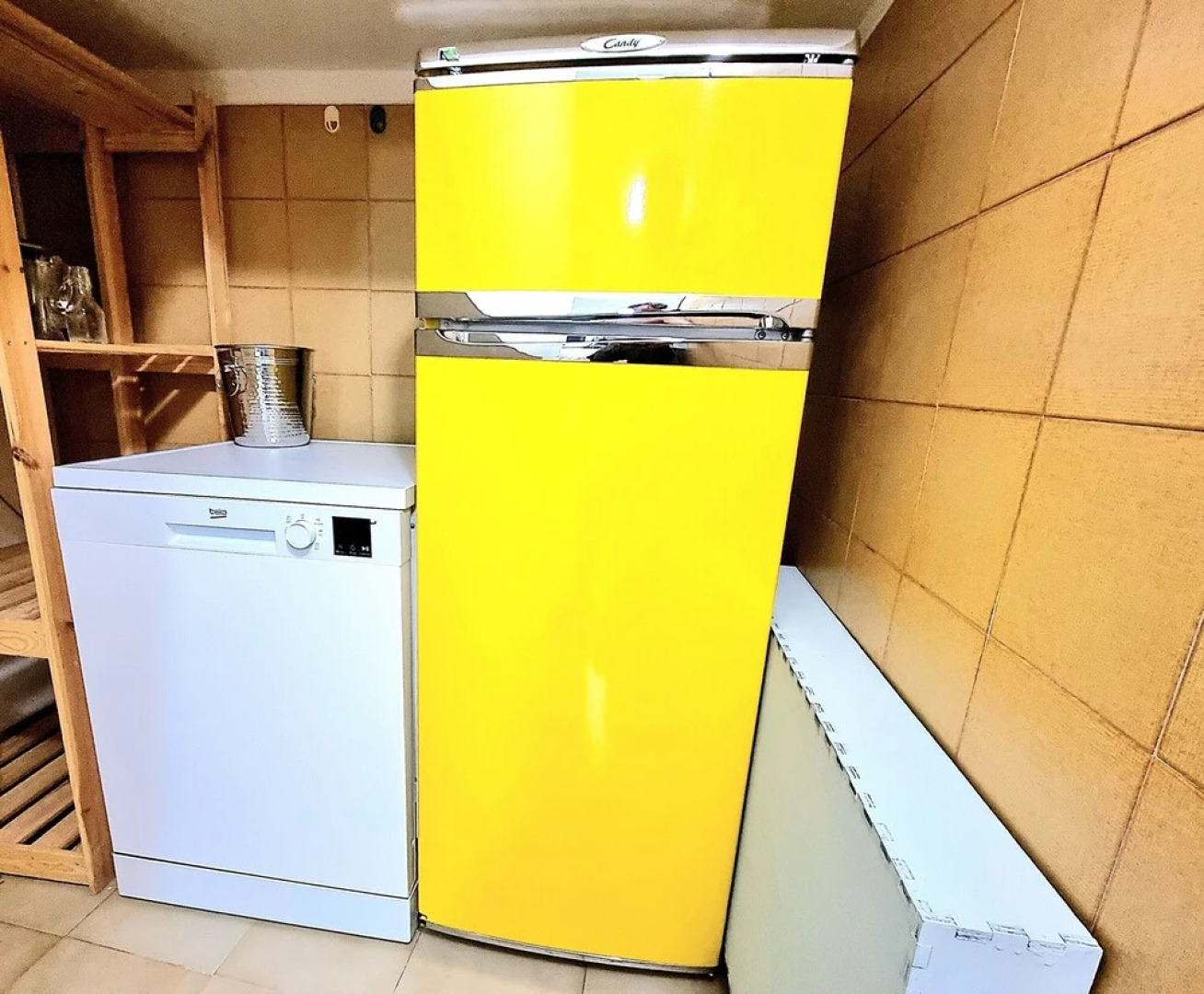 Stylish Home With Patio 4 min Walk to the Beach